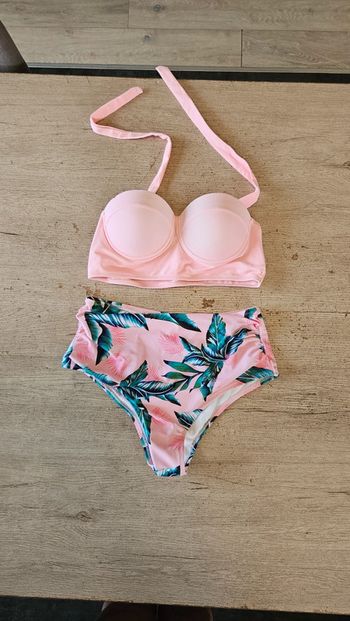 Joli maillot 2 pièces rose, excellent état, S