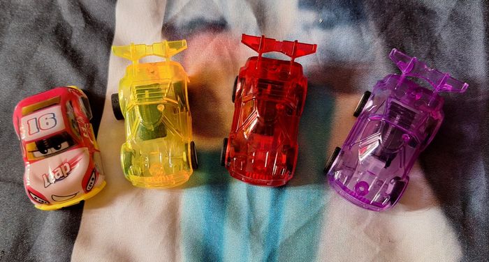 Lot de 4 petites voitures + 2 fourgons de Police - photo numéro 2