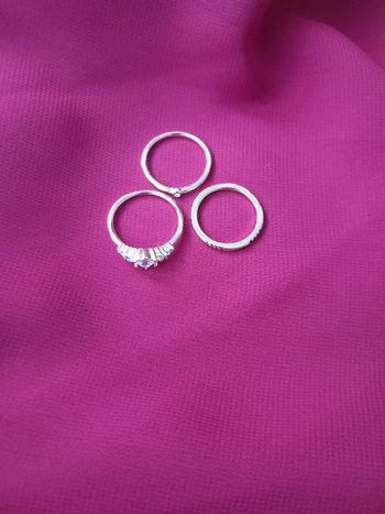 3 bagues en acier inoxydable couleur doré neuves
