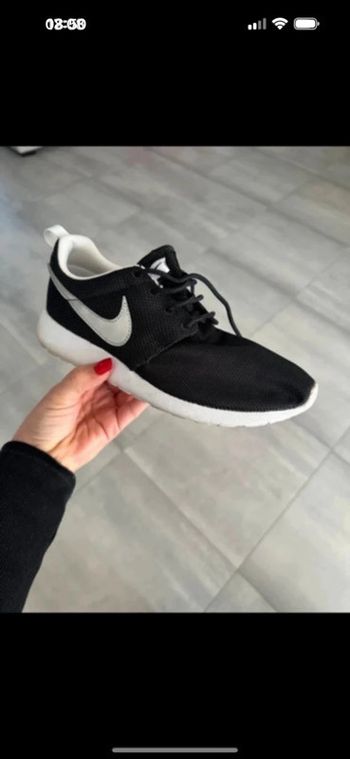 Chaussures femme Nike taille 39 portées deux fois  Comme neuves