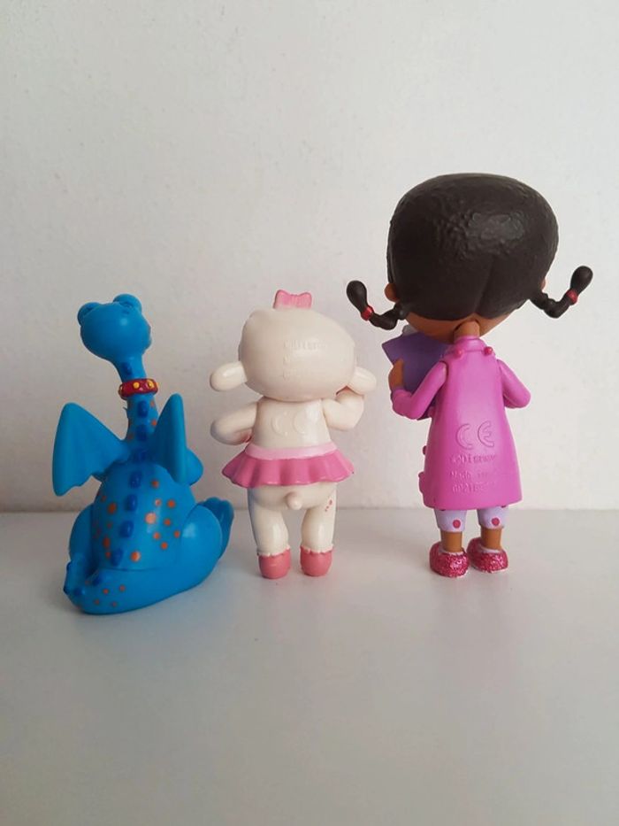 Mini univers malette Dr La peluche et ses amis Disney junior - photo numéro 3