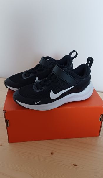 Baskets Nike Revolution 7