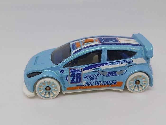 Hot Wheels '12 Ford Fiesta 2016 - photo numéro 2