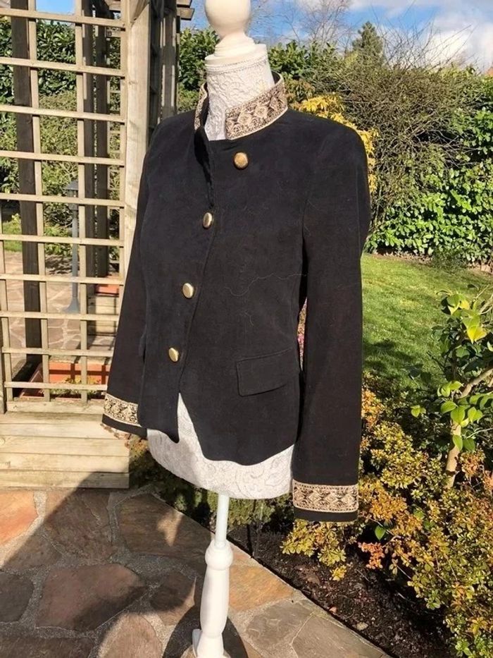Veste Zara en velours et broderies doré neuve taille S - photo numéro 3