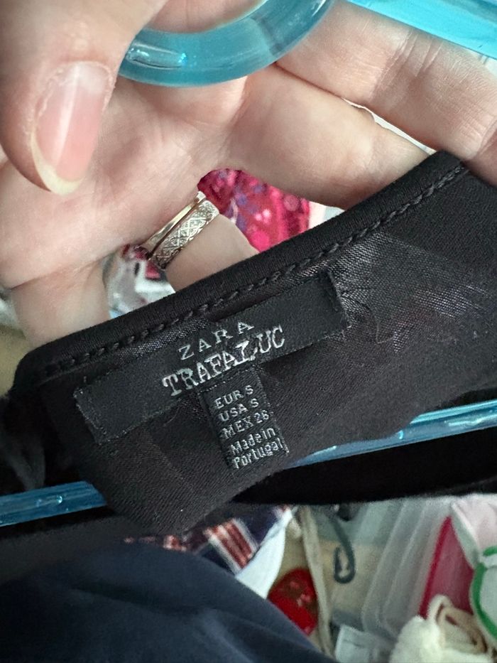 Haut léger épaules dénudés taille S - photo numéro 4