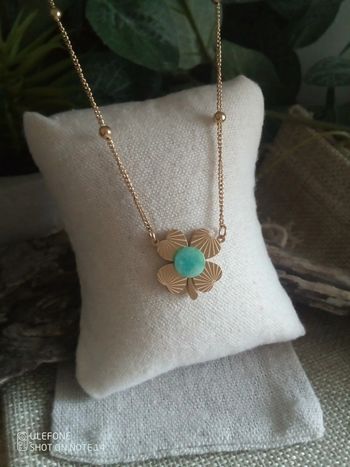Collier amazonite sur trèfle porte bonheur à 4 feuilles