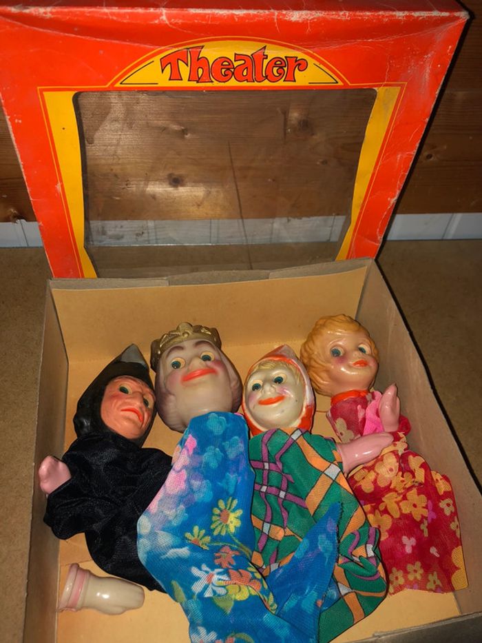 Boîte marionnettes vintage erlo