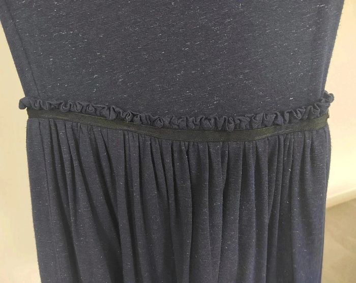 25 € Robe Ikks bleu marine effet pailletée 8 ans - photo numéro 3