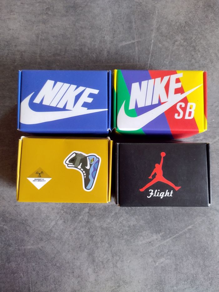 Lots 4 mini boîte Nike