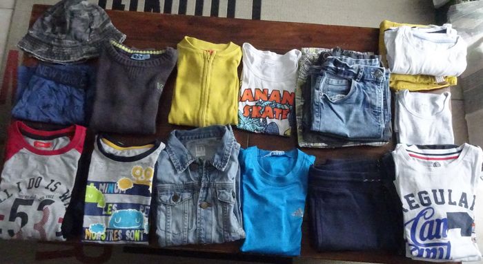 Gros lot de vêtements Garçon en 10 ans Eté 25 pièces