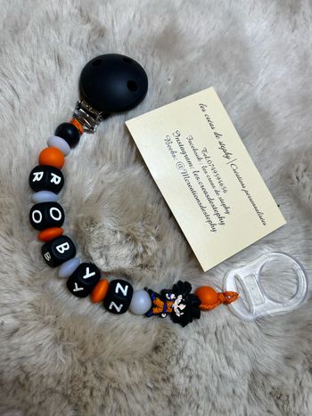 Attache tétine dragon ball Z