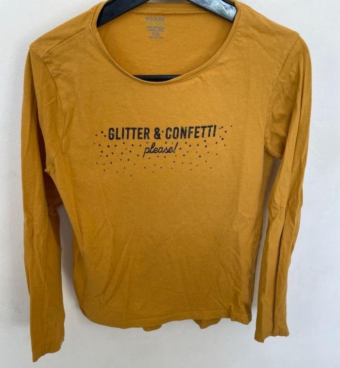 Beau Tee-Shirt T 10 ans Kiabi couleur jaune moutarde