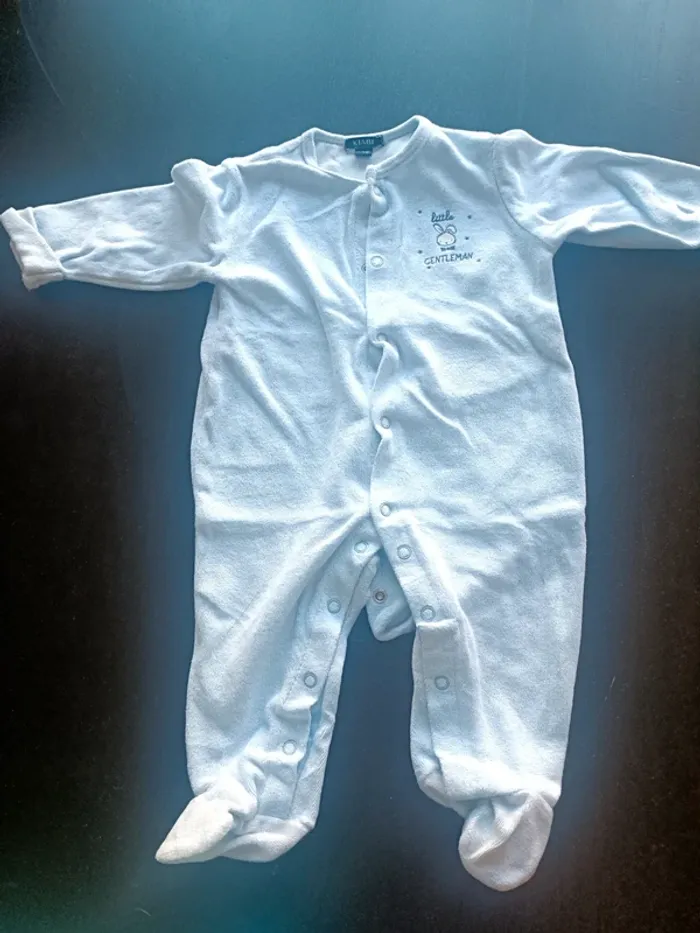 Lot pyjamas velours 6 mois - photo numéro 2