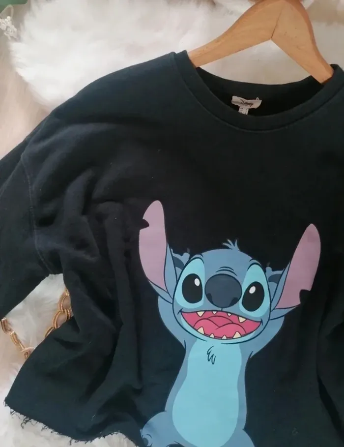 Pull stitch Disney taille L - photo numéro 2