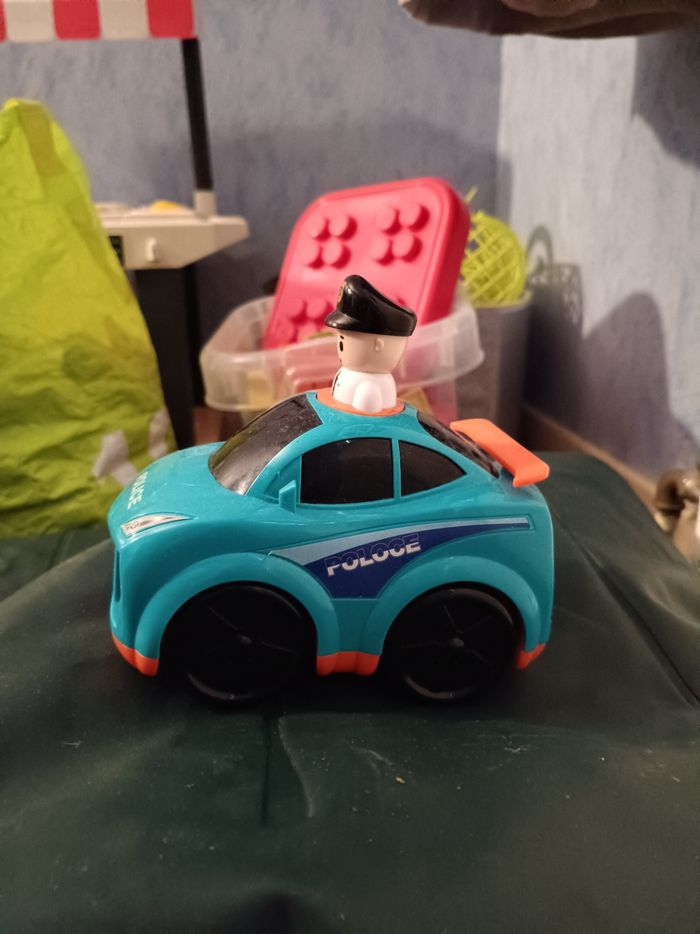 Voiture de police - photo numéro 3