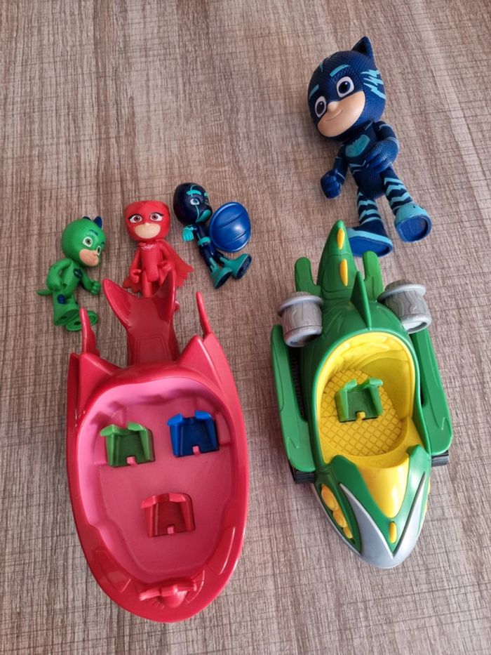 Lot de véhicules et personnages Pyjamasks - photo numéro 9