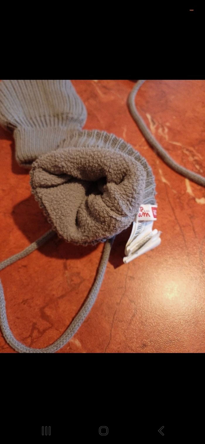 Ensemble bonnet / moufles taille 6 mois - photo numéro 5