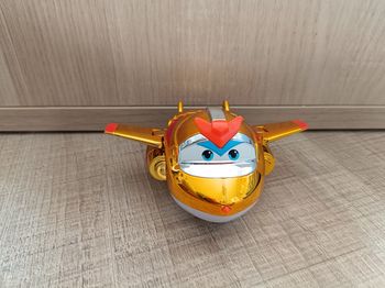 Figurine golden boy super wings 