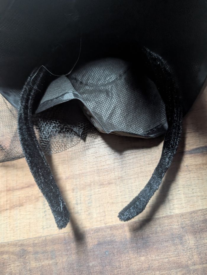 serre-tête mini chapeau avec voile en plumes noires - photo numéro 3