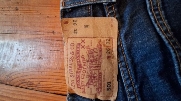 Jean pantalon bleu marine Levis taille 32 - photo numéro 3