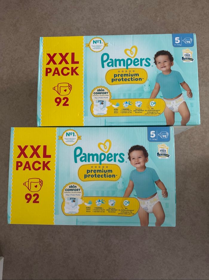 Lot de 2 cartons de couches taille 5 Pampers premuim protection