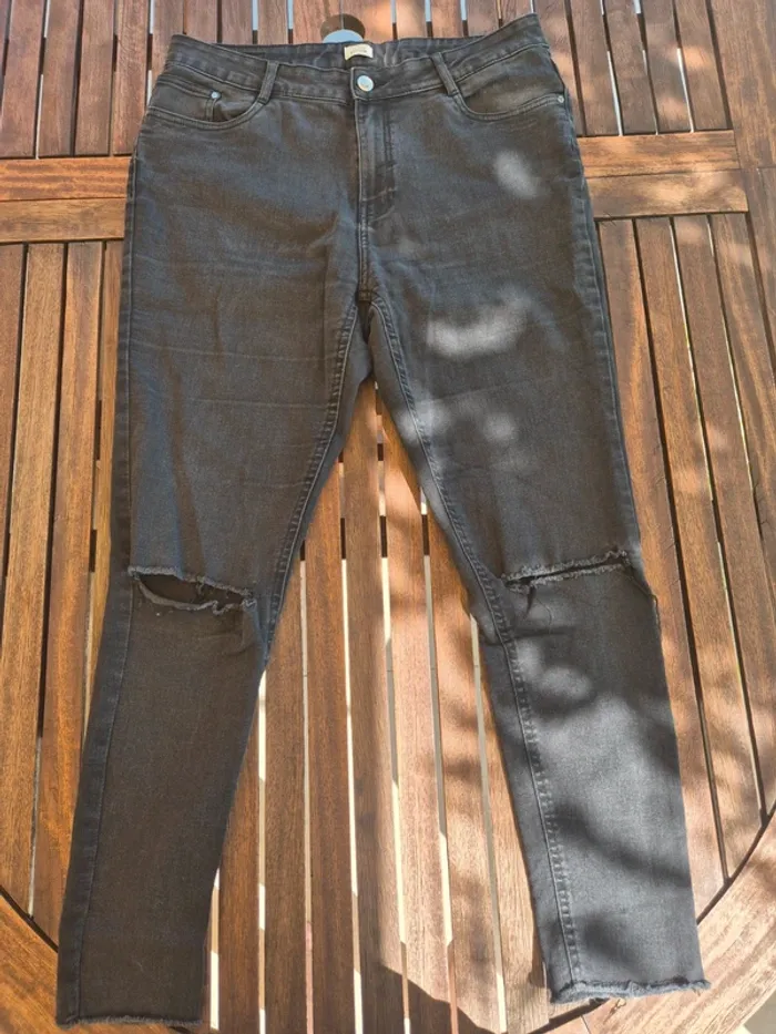 Jean noir troué skinny Pimkie T.42 - photo numéro 2