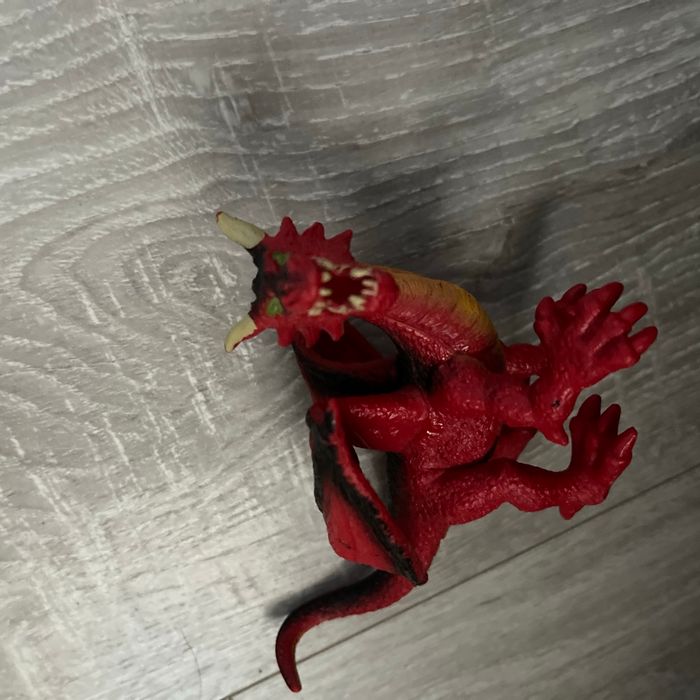 Dragon figurine