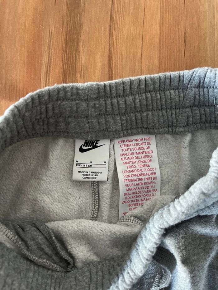 Jogging gris Nike garçon taille M 137-147 cm - photo numéro 5