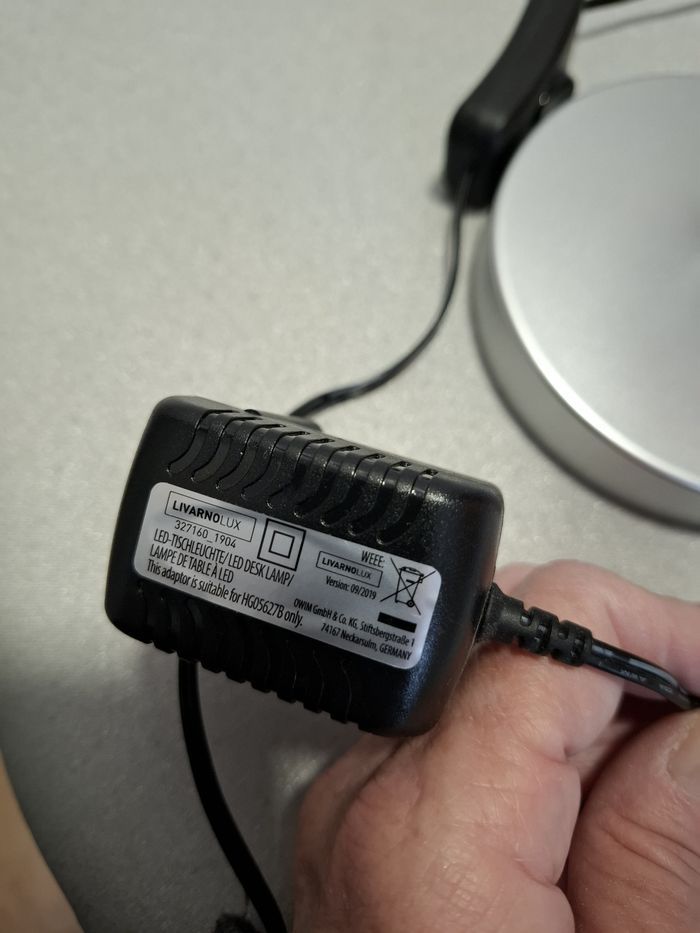 Jolie petite lampe led flexible de bureau/table de chevet Livarno argentée comme neuve - photo numéro 7