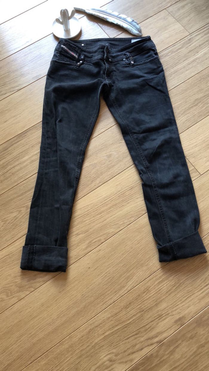 Jean diesel noir taille basse 14 ans / jean diesel noir taille 34/36 - photo numéro 2