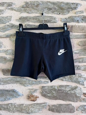 Short short Nike XS (146-156 cm )
