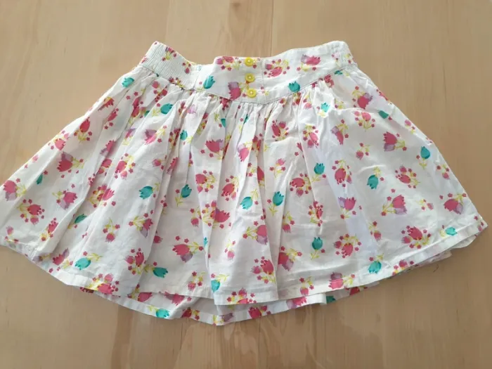 Jupe à fleurs Benetton 4- 5 ans