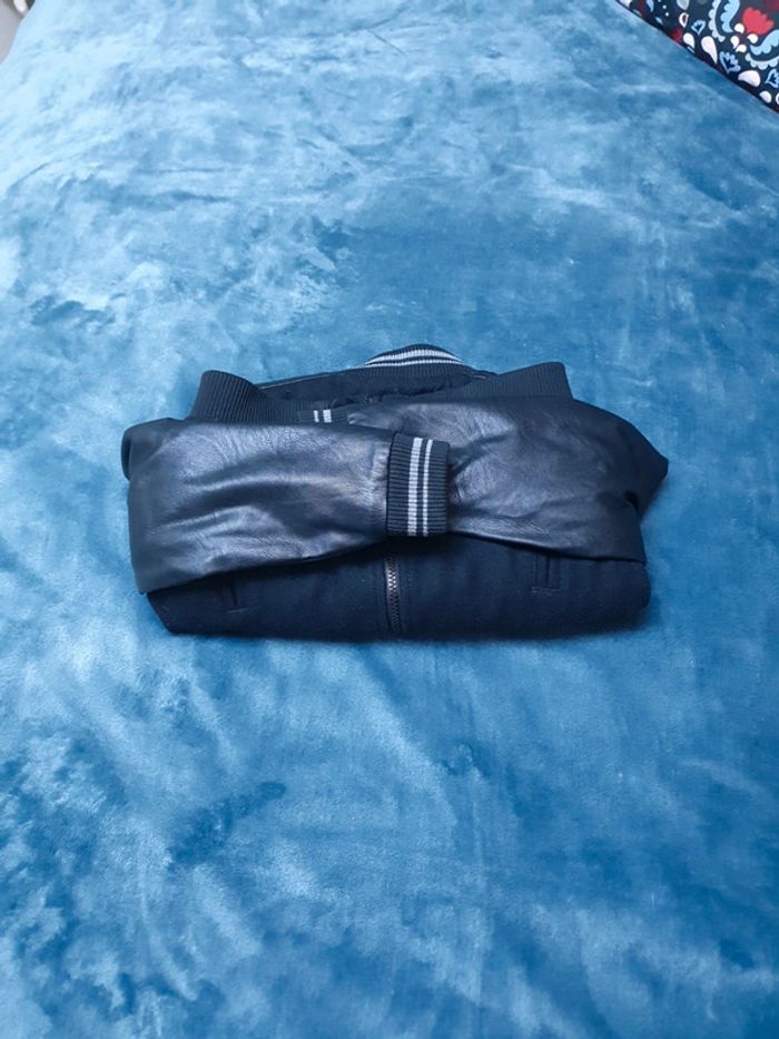 Manteau épais 8 ans - photo numéro 3