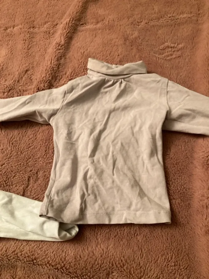 Deux tee-shirts à manche longue - photo numéro 2