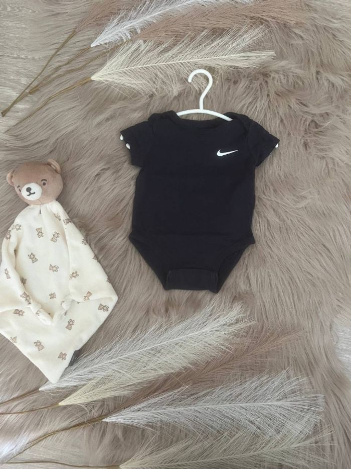 Lot body nike bébé - photo numéro 4