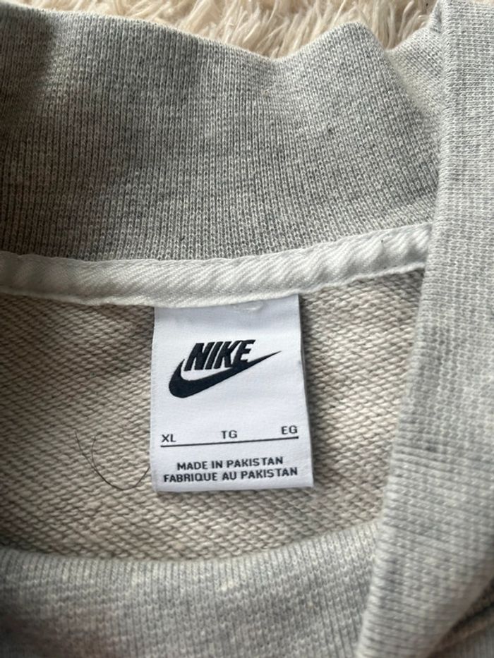 Pull Nike gris - photo numéro 3