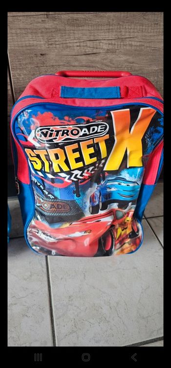 Petit sac a roulettes cars
