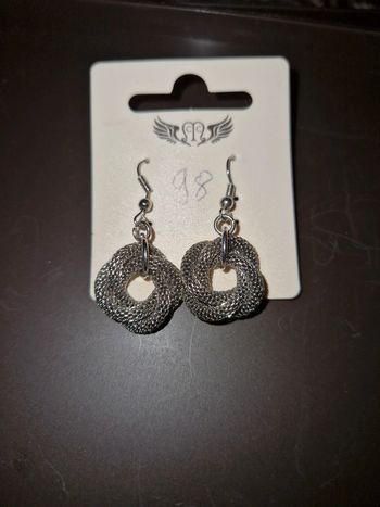 Boucles d'oreilles fantaisies neuves