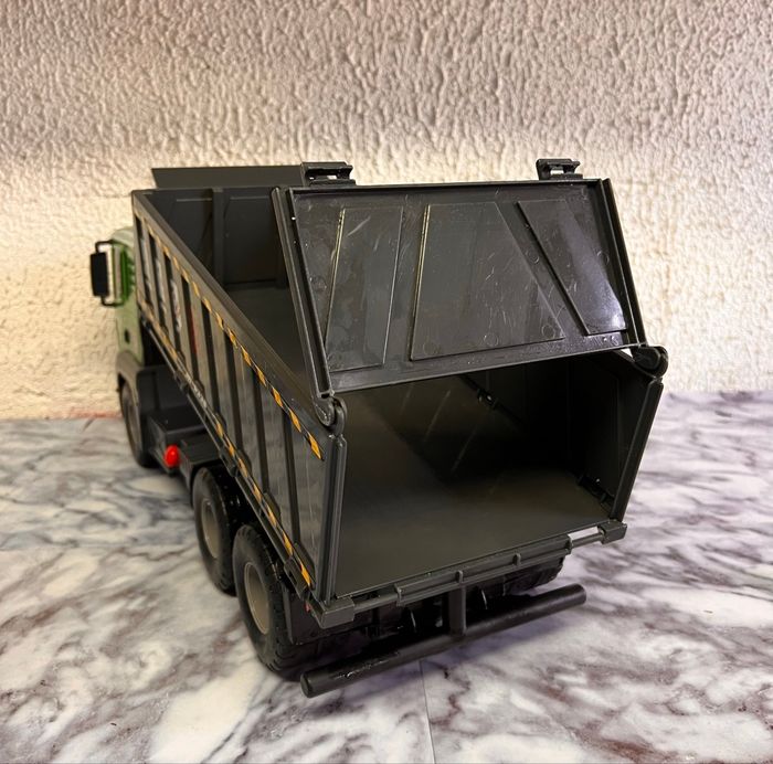 Camion benne Dickie - photo numéro 4