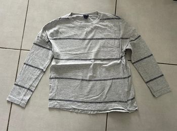 Tee shirt manches longues gris rayé 8 ans