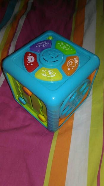 Cube multi activités 5 faces différentes d'activités