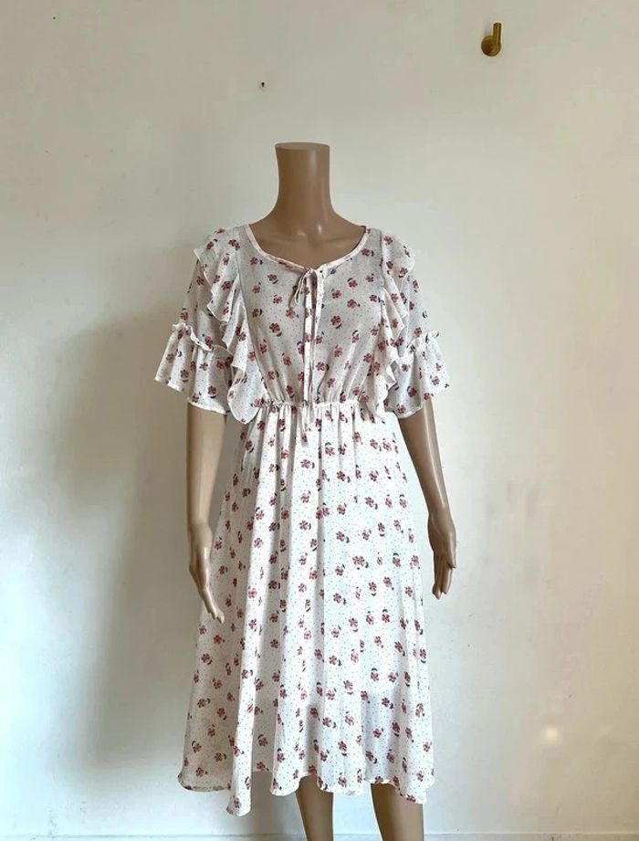 Robe volantée blanche à motifs cerisiers Corée du Sud neuve - photo numéro 5