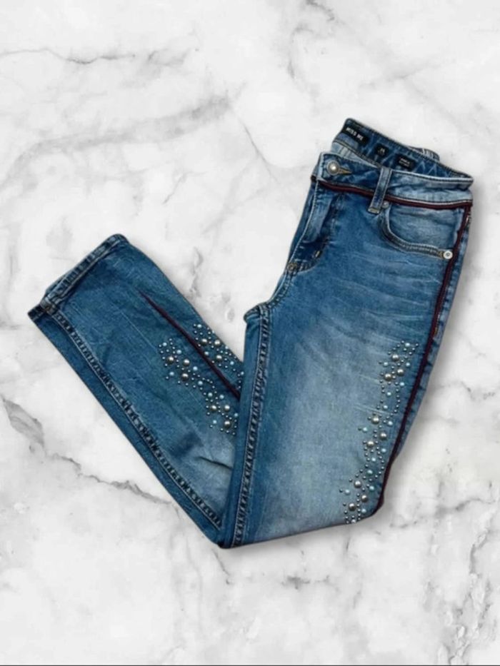 Jean Y2K Miss Me Ankle Skinny Perles et Clous Délavé Bleu Taille 26 US / 34 FR