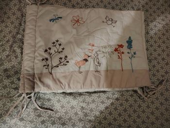 Tour de lit bébé fille