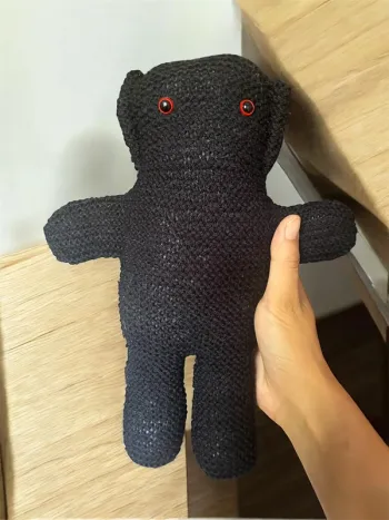 Peluche noir en crochet