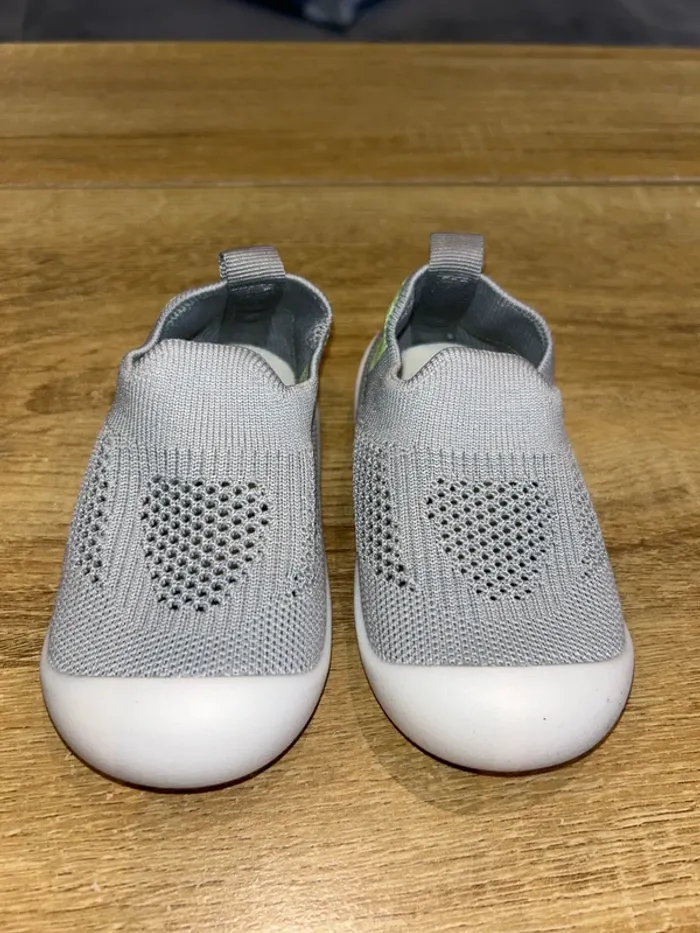 Chaussures steppy neuves 23