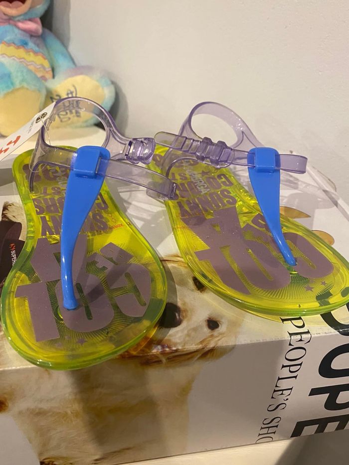 Chaussures superga 29 Neuves