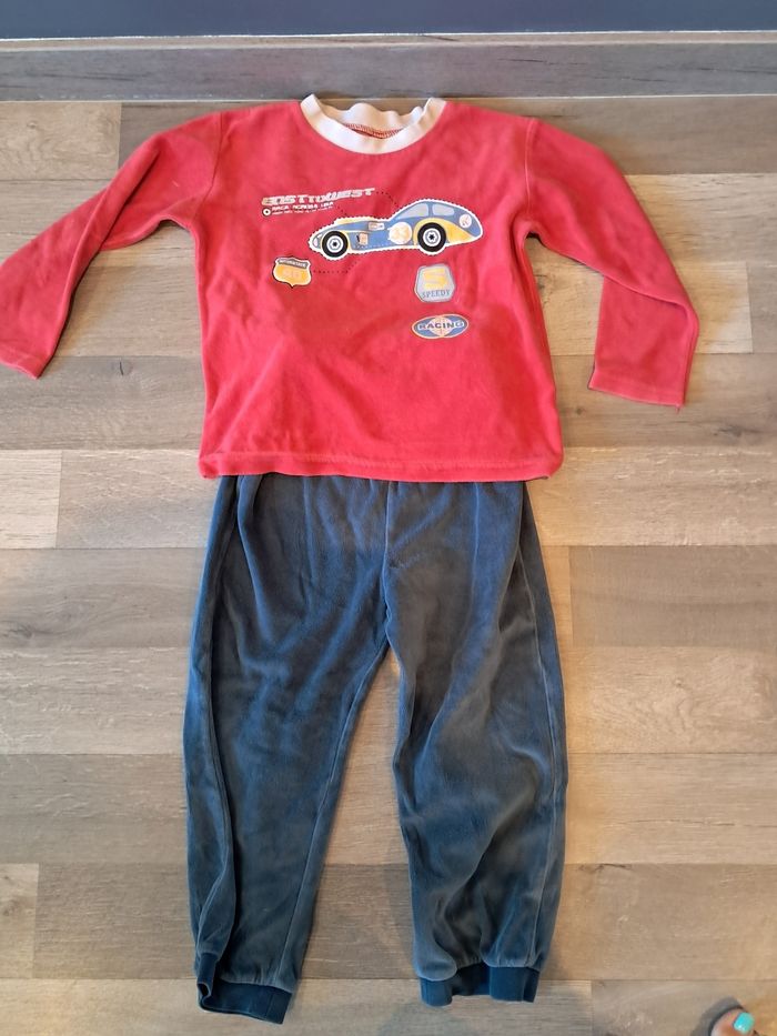 Lot pyjamas taille 5 ans - photo numéro 3