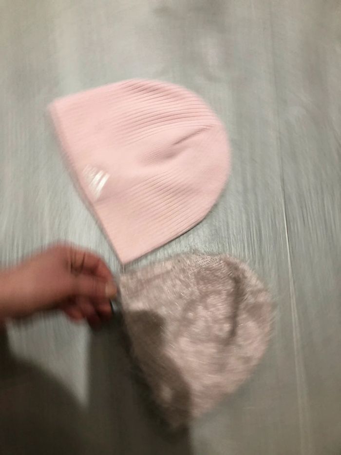 Lot de deux bonnets
