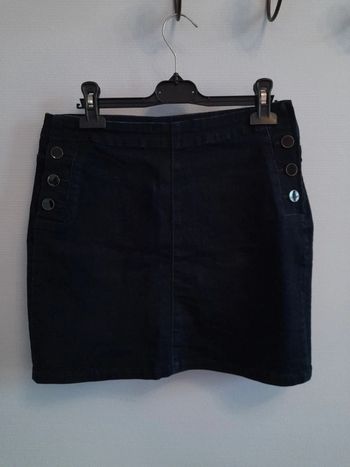 Jolie jupe en jean t38 Etam